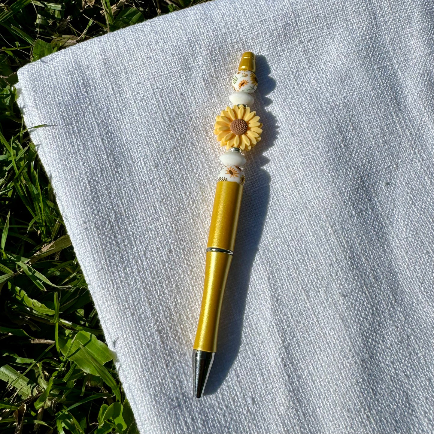 Daisy -  Beaded Pen